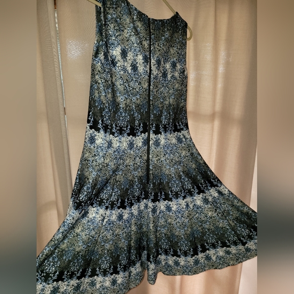 Gabby Skye sleevless dress - Picture 2 of 3